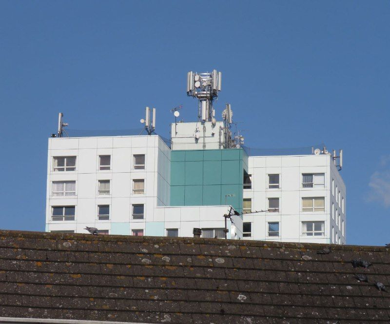 Rooftop 5G mast