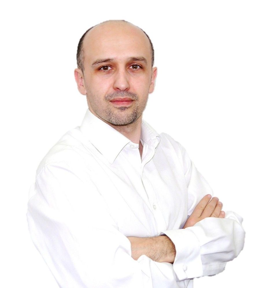 Kamil - profile 2015 - white shirt 1.1.jpg