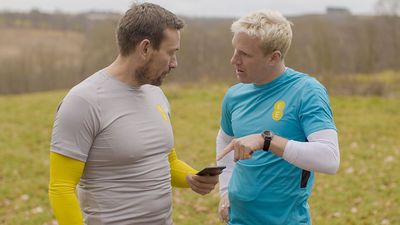 ee_samsung_sas_16x9_960x540_02.jpg Discussing tactics?